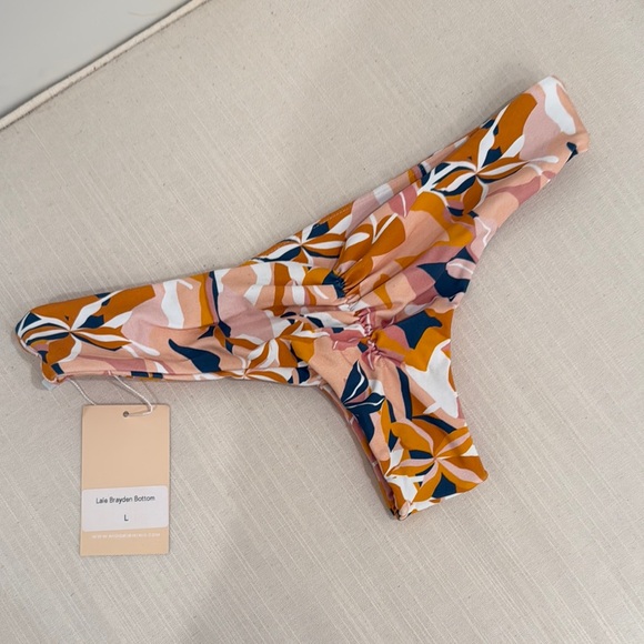 Midori Swim Brayden Bikini Bottom in Laie Print Size Large - Picture 2 of 7